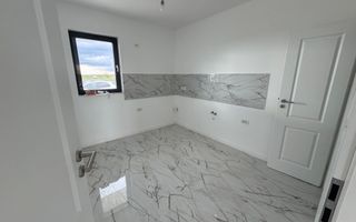 Comision 0%. Panouri si pompa de caldura. Despartit prin camera tehnica - Poză 3