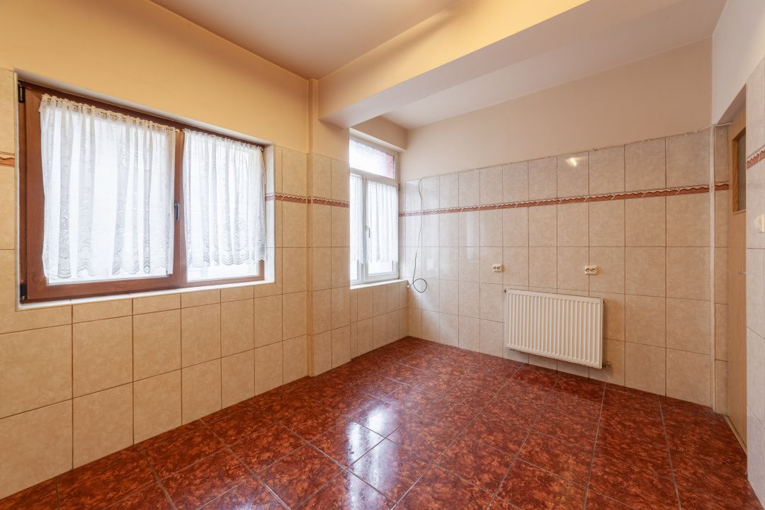 Dedeman-Big  3 camere parter inalt- bloc 2008 & parcare curte privata - Poză 6