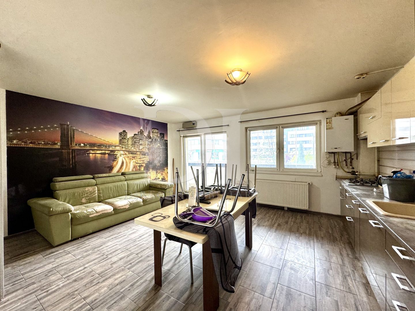 Apartament trei camere / Zona BMW - Poză 1