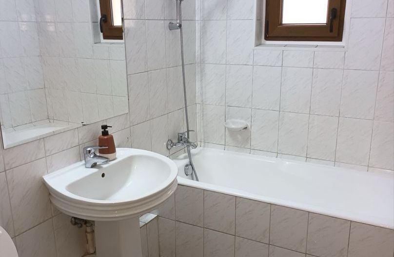 APARTAMENT SPATIOS METROU ZONA EROI REVOLUTIEI - Poză 4