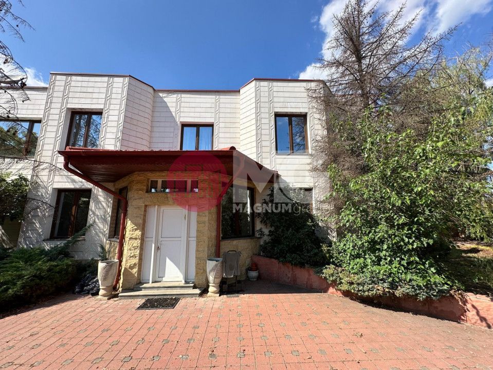 Vila de vanzare Pipera- Drumul Negru - 2500 mp teren - Poză 2