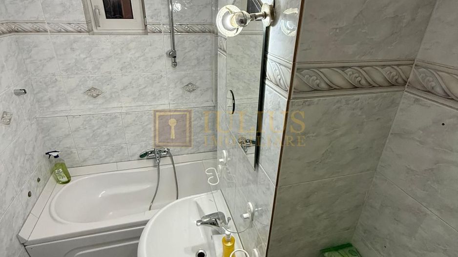 Medicina, 2 camere, 2 bai, centrala proprie, apartament spatios-105 mp - Poză 10