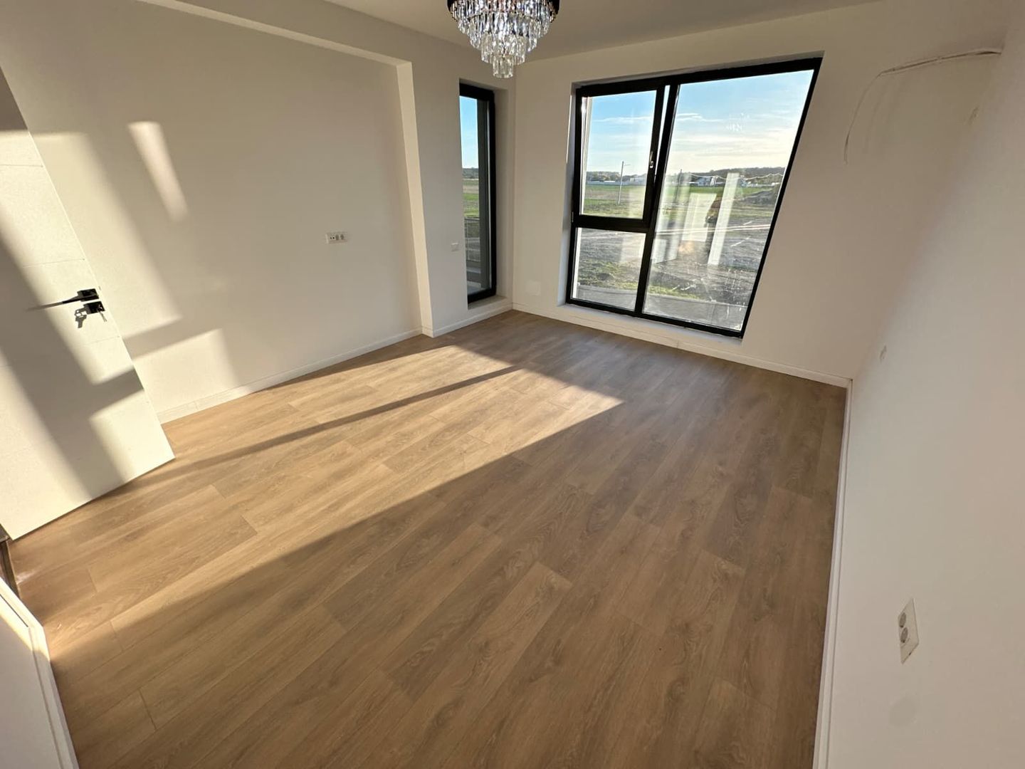 CASE INDIVIDUALE - 6 CAMERE, GARAJ, PANOURI SOLARE, COMISION 0% - Poză 5