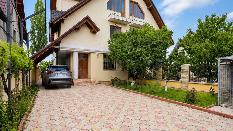 Vânzare, duplex, 5 camere, str. Cişmele. Telecentru - Poză 1