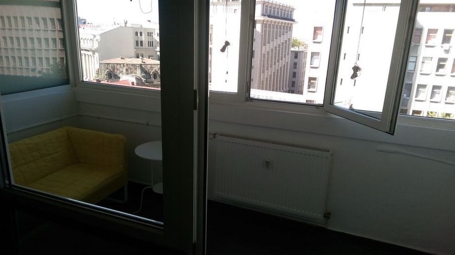 BRASADAS închiriază garsoniera 40mp la etajul 6 Piata Romana. - Poză 7