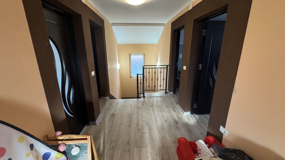 Casa Individuala Sanmihaiu Roman,P+M,4 Camere,2 Bai,Panouri Solare,Carport Auto - Poză 11