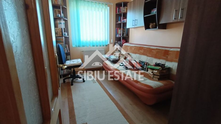 Apartament de vanzare cu 3 camere, decomandat -55 mp. balcon, pivnita - Poză 21