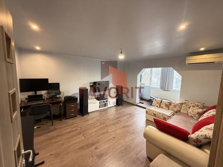 Aradului 3 camere decomandat, 2 bai, etaj 1 - Poză 1