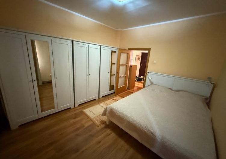 Apartament în vila Rond Alba Iulia/Decebal - Poză 1