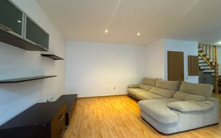 Apartment cu 3 camere cu scara interioara si garaj, Tolstoi - Poză 2