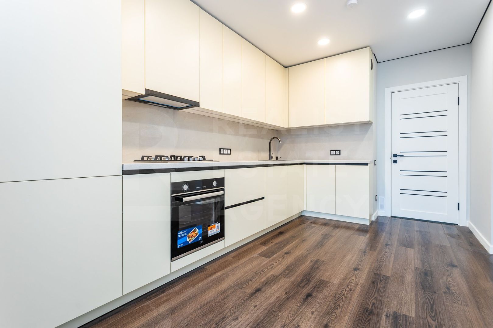 Vânzare, apartament, 2 camere, str. Regina Elizabeta, Durlești - Poză 2