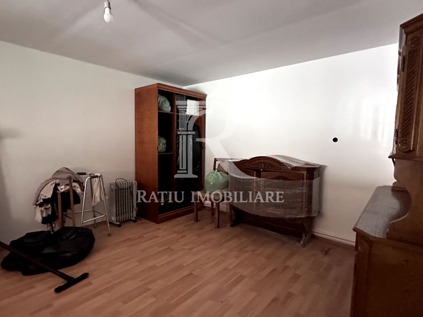 Casa cu anexe si pivniță | Teren intravilan generos | Sannicolau Roman - Poză 5