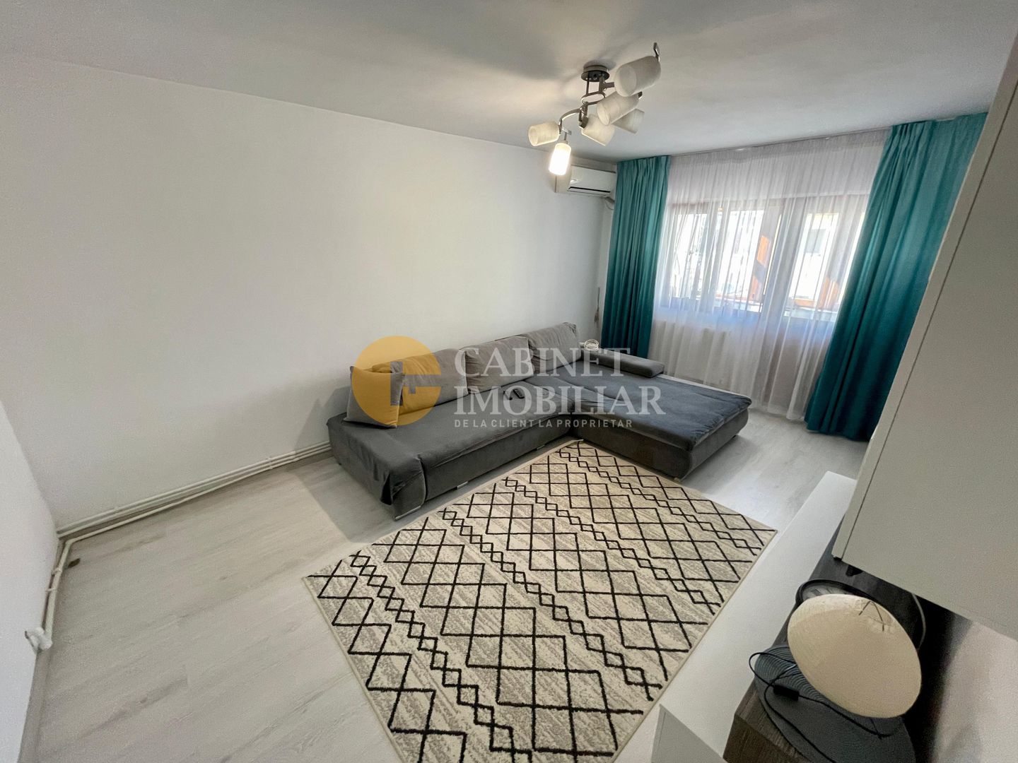 Galata - 3 Camere Decomandat - Mobilat/Utilat - 73 MP - Bloc dupa 1980 - Poză 3