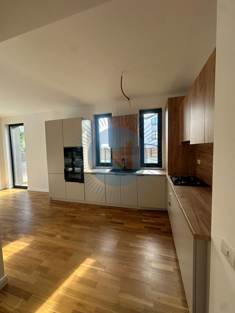 Vila cu 5 camere cu piscina proprie - scoala Americana - Poză 5