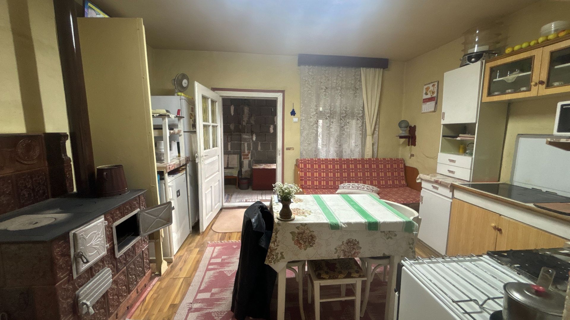 Casă 3 camere 100 M² cu 2360 M² teren - Poză 9