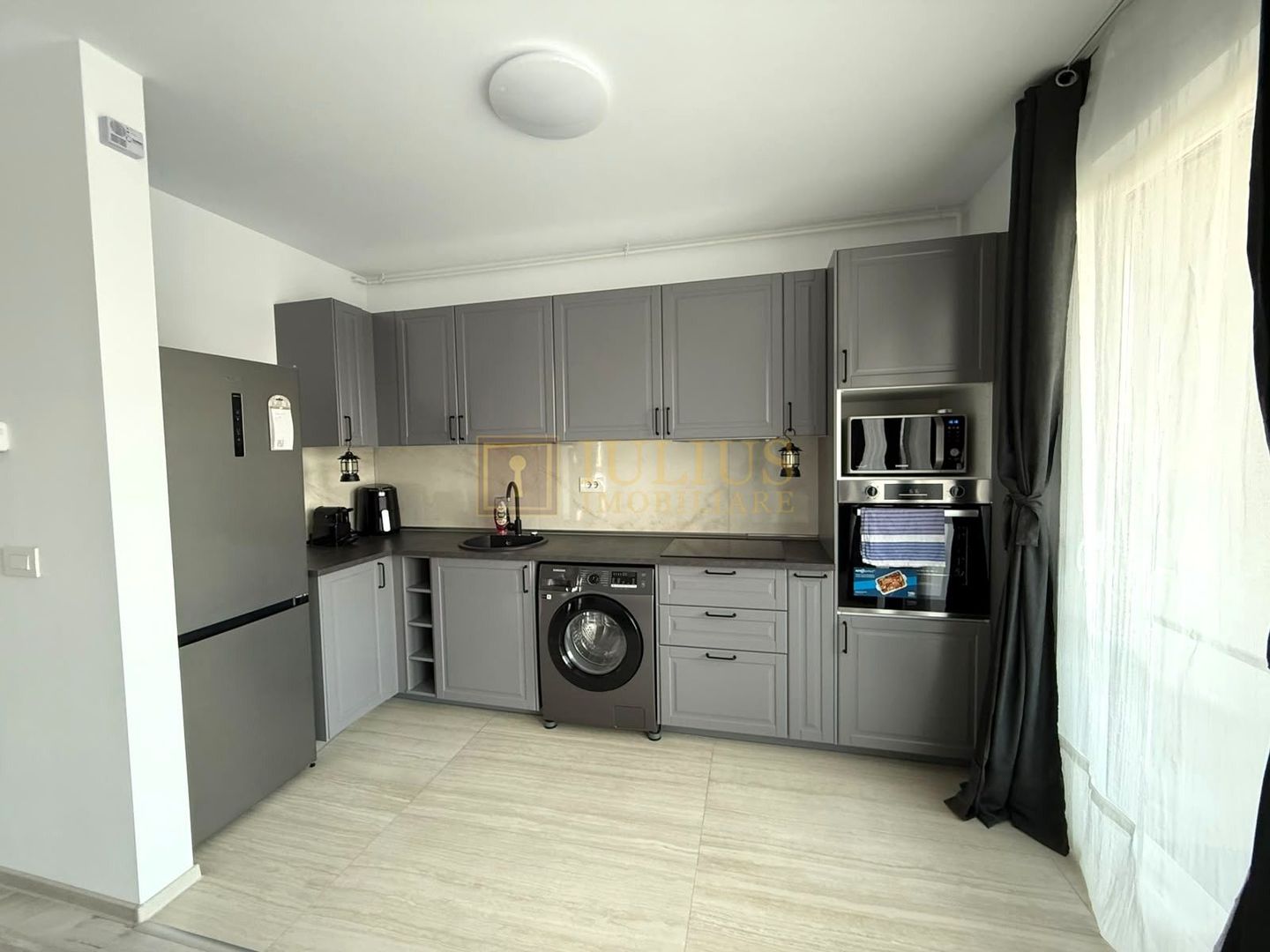 Apartament in Complexul Iris - Poză 2