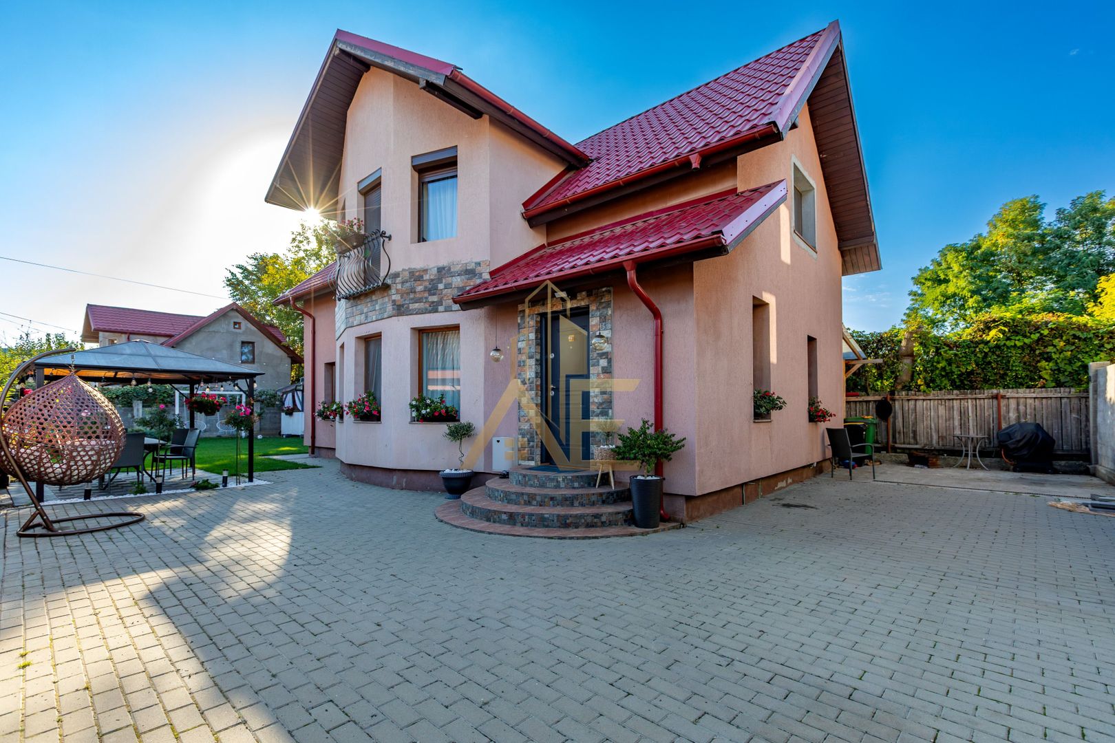 Casă superbă pentru familie în Lilieci – 133 mp utili, 500 mp teren - Poză 2