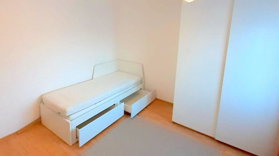 De inchiriat apartament cu o camera si balcon, etaj 4, Mazepa 1, 1600 lei - Poză 4