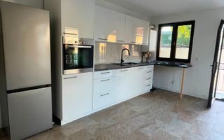 Apartament spațios cu 3 camere , - LA CURTE - 83 mp - Poză 2