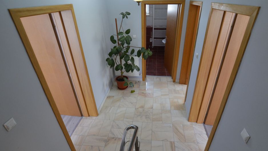 Inchiriem Vila individuala 6 camere cu panouri solare zona Pipera - Poză 13