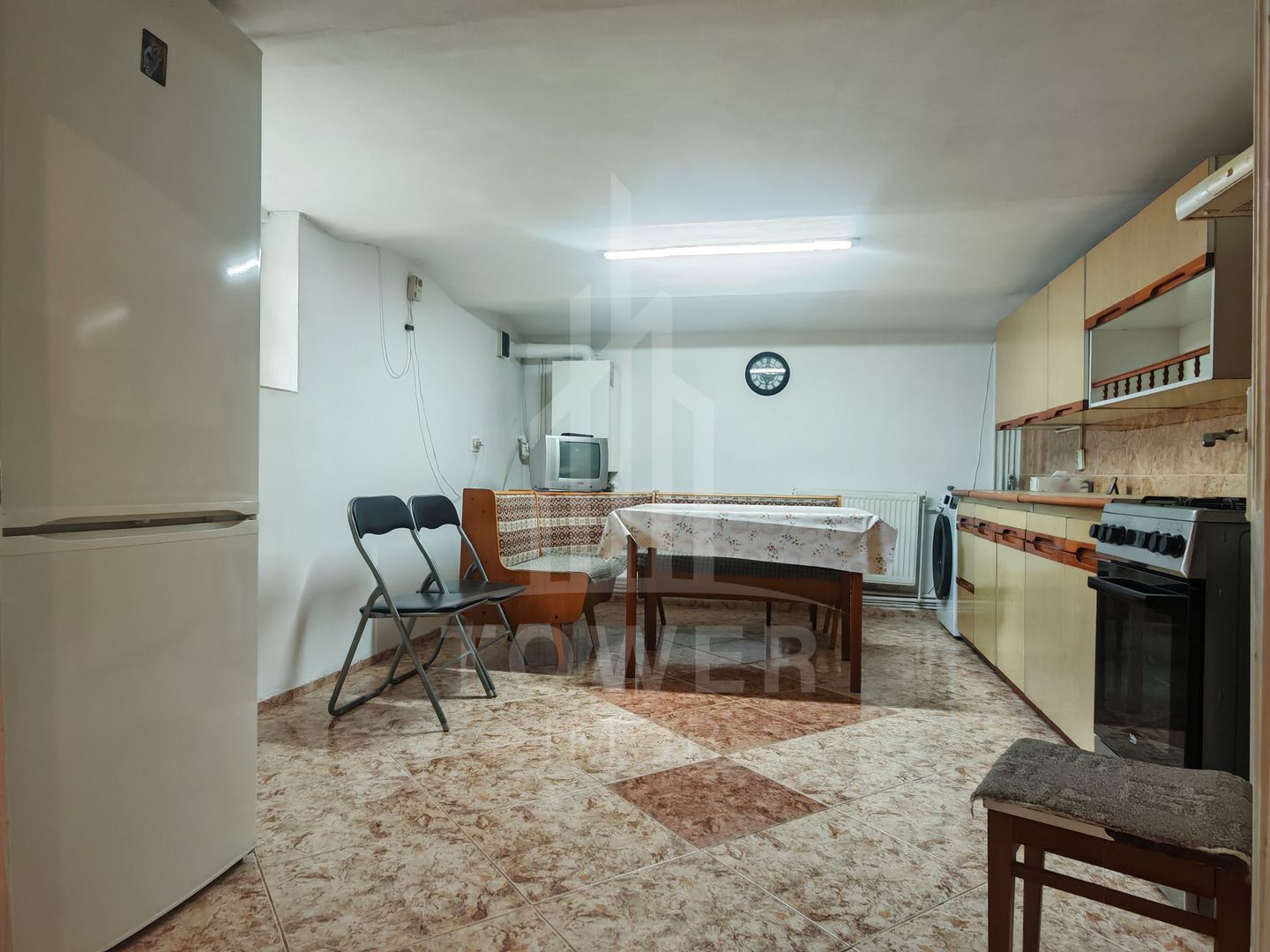 Casă individuală cu 3 camere, curte , în Sibiu, zona Lupeni - Poză 4