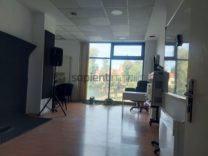 Spatiu comercial ultracentral ideal pentru birouri - Poză 16