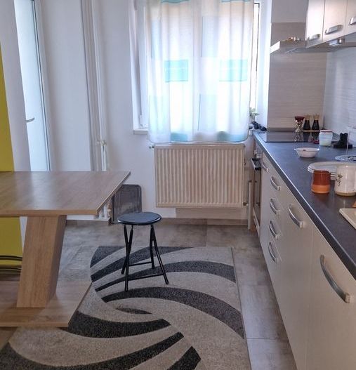 Apartament 3 camere mobilat si utilat 80 mp, 2 bai, parcare, zona Razoare - Poză 1