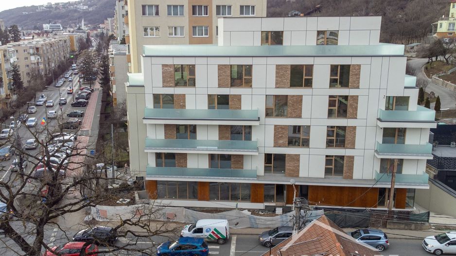 Penthouse cu 3 camere dispus pe două nivele cu terasă panoramică - Poză 2