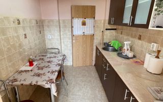 Lipovei | 3 camere | Decomandat | Mobilat-Utilat | Acoperiș - Poză 3