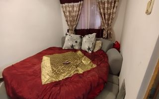 Casa de vanzare cu spatiu comercial la parter - Poză 6