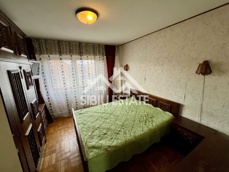 Apartament 4 camere spațios Sibiu zona Gara Mare Abatorului - Poză 4