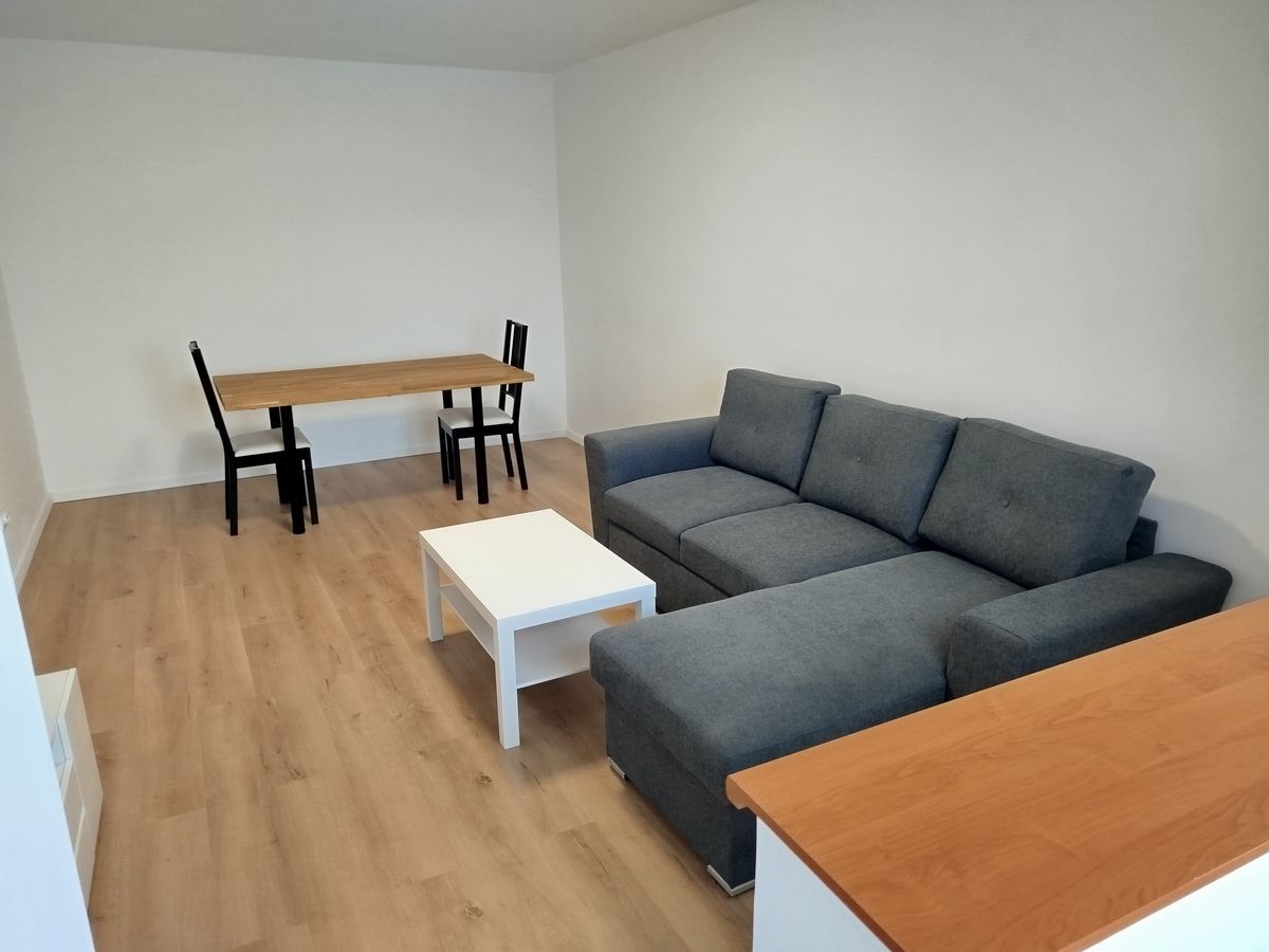 Titan apartament2 camere - Poză 1