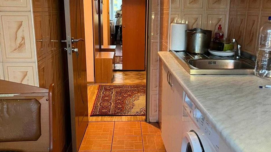 Vand 3 camere dec., confort 1, sos. Alexandriei - Piata Rahova - Teius - Poză 3