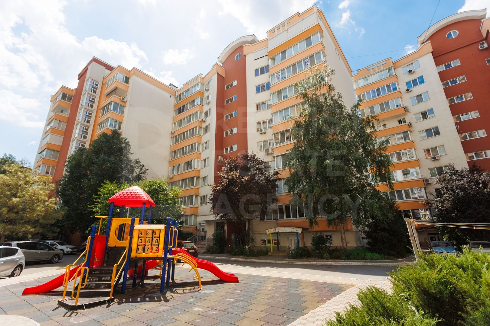 Vânzare, apartament, 3 camere, str. Valea Trandafirilor, Centru - Poză 2