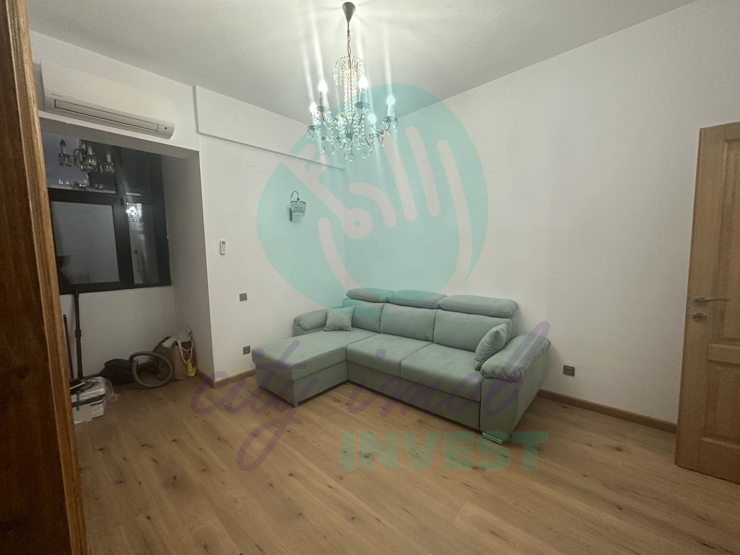 Garsoniera renovata intr-o zona boema - Poză 4