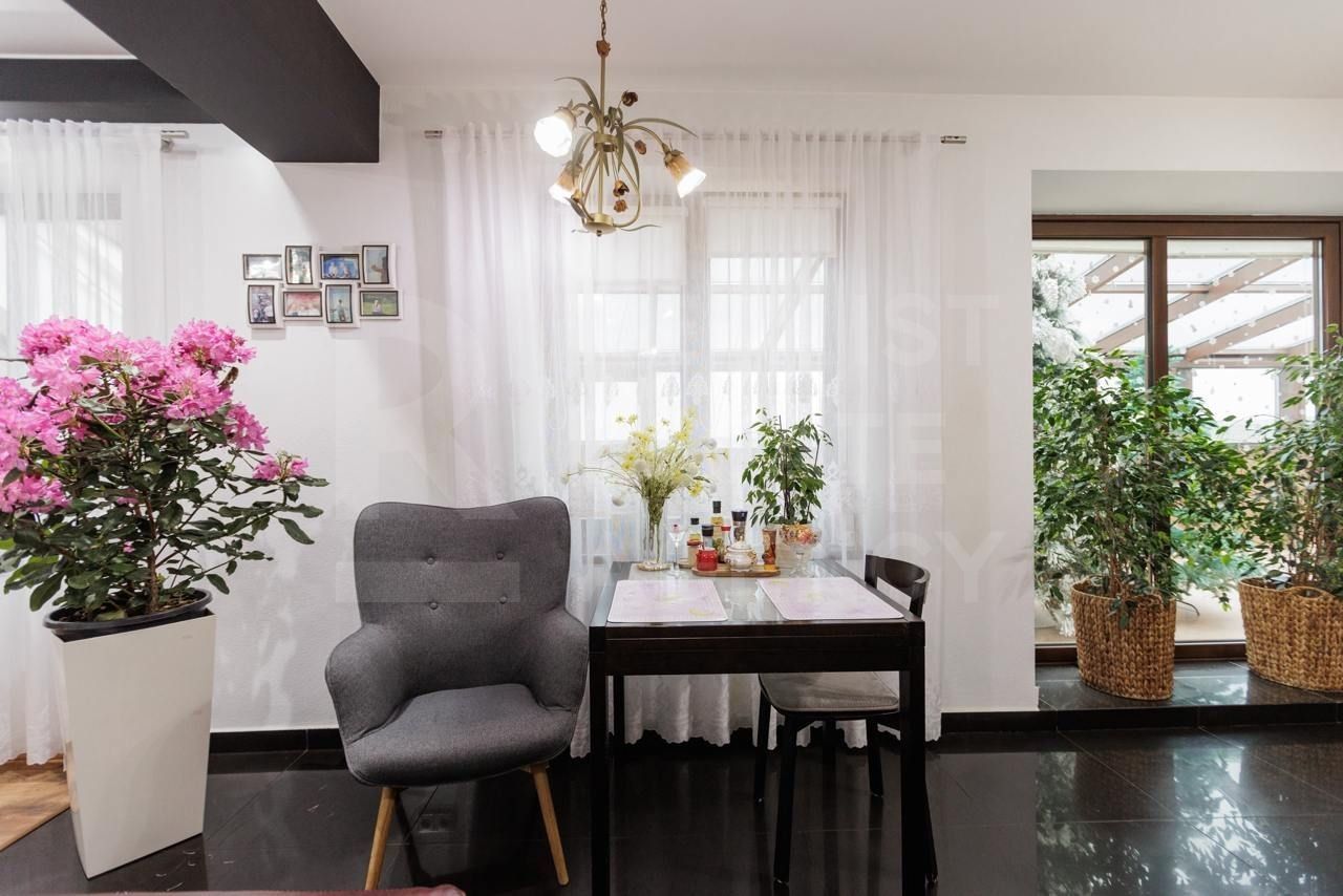 Vânzare, penthouse cu suprafața de 227 mp, str. Romană, Ungheni - Poză 5