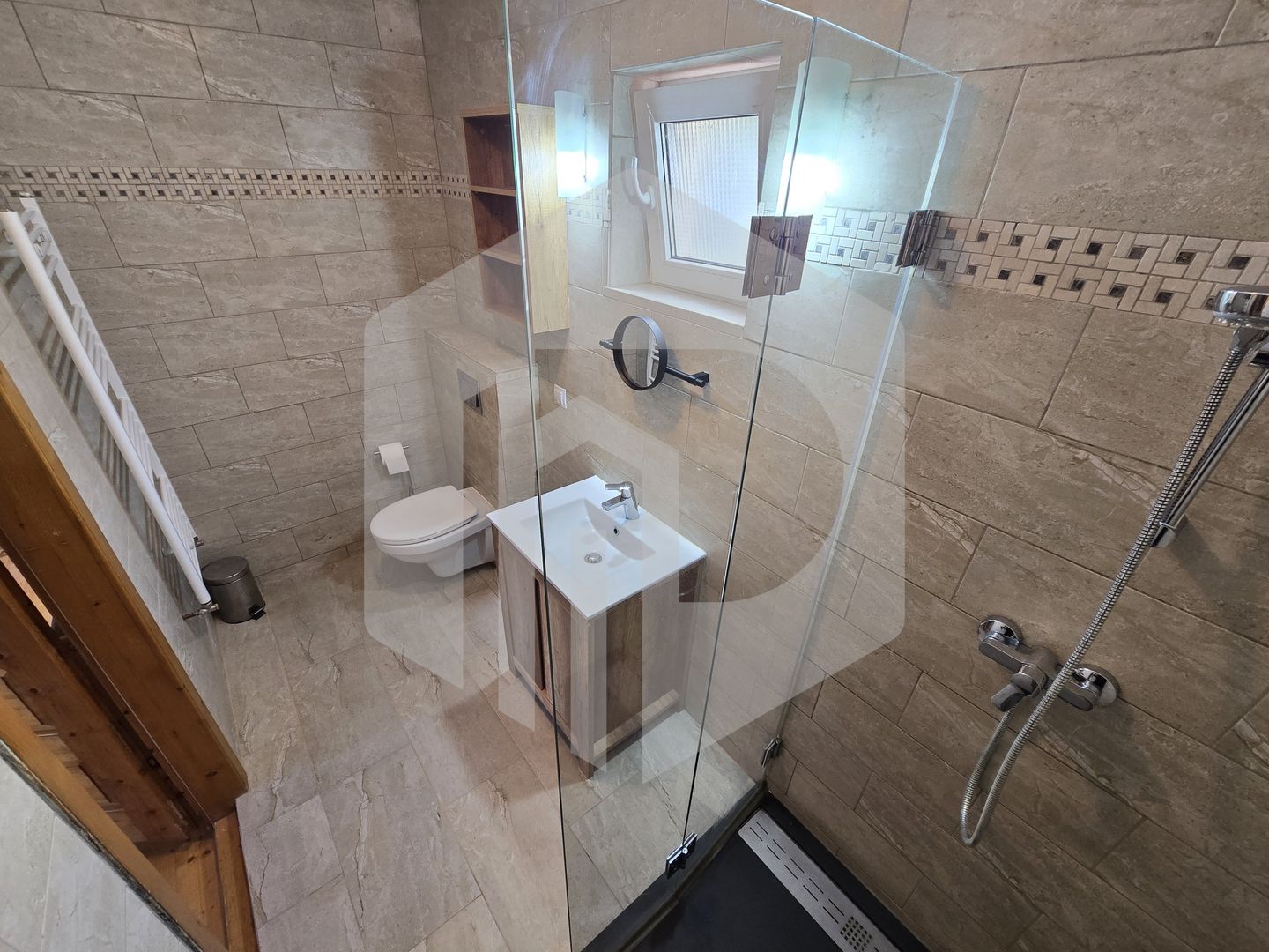 Casa individuala 4 camere teren 3825 mp Cisnadioara - Poză 9