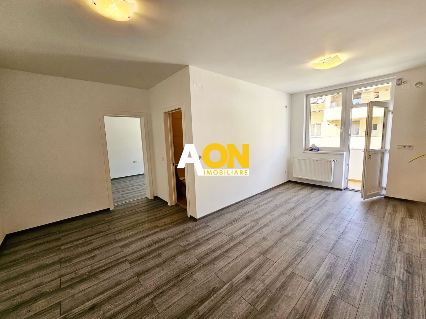 Apartament 3 camere, etaj 1, cu boxa, zona Centru-Alba Iulia - Poză 1