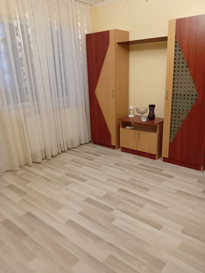 Apartament 3 camere, decomandat, Micro 20 - Poză 2