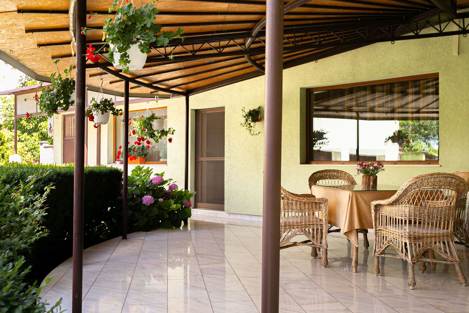 Casă Aradul Nou cu 5 camere și teren 2189 mp - Poză 3