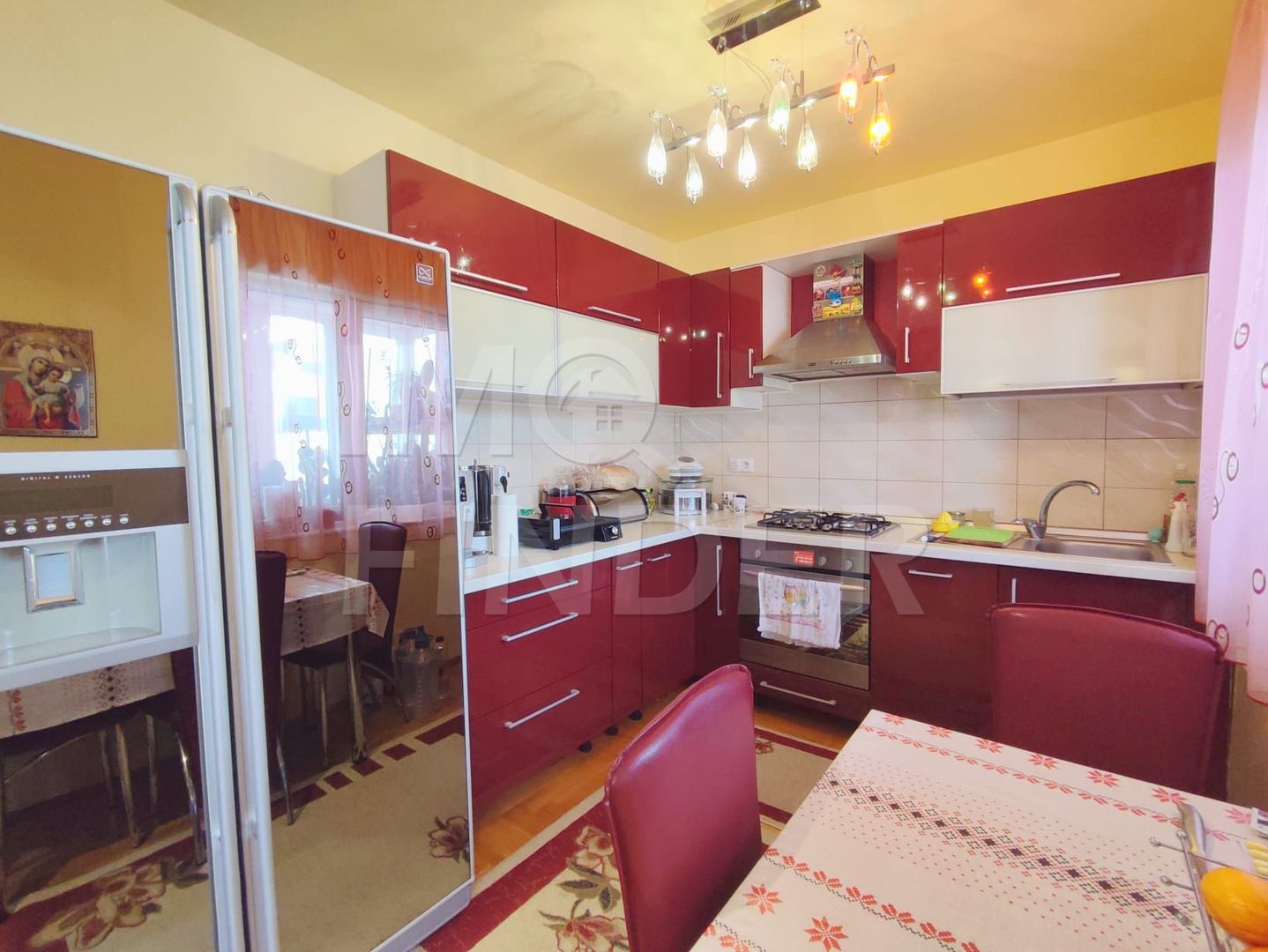 4 camere 106 mp cu Garaj si Parcare exterioara in Buna Ziua - Poză 3