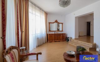 Vilă cu arhitectură aparte, spații generoase și curte intimă | Ovidiu - Poză 11