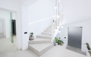 Cladire cu destinatie multifunctionala in zona Podgoria Comision 0 - Poză 1