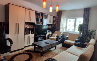 Apartament cu 3 camere de vânzare in Cetate