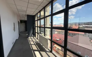 Cladire de birouri cu  spatii vitrate generoase in Zorilor. - Poză 15