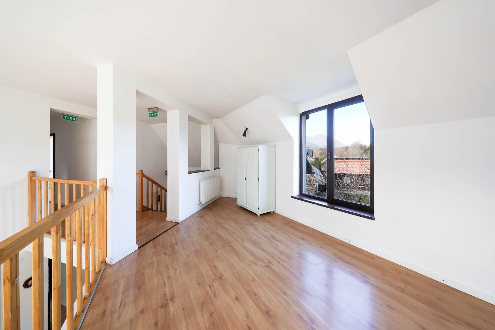 Vilă spațioasă de vânzare în Predeluț, Bran | 2000mp - Poză 35