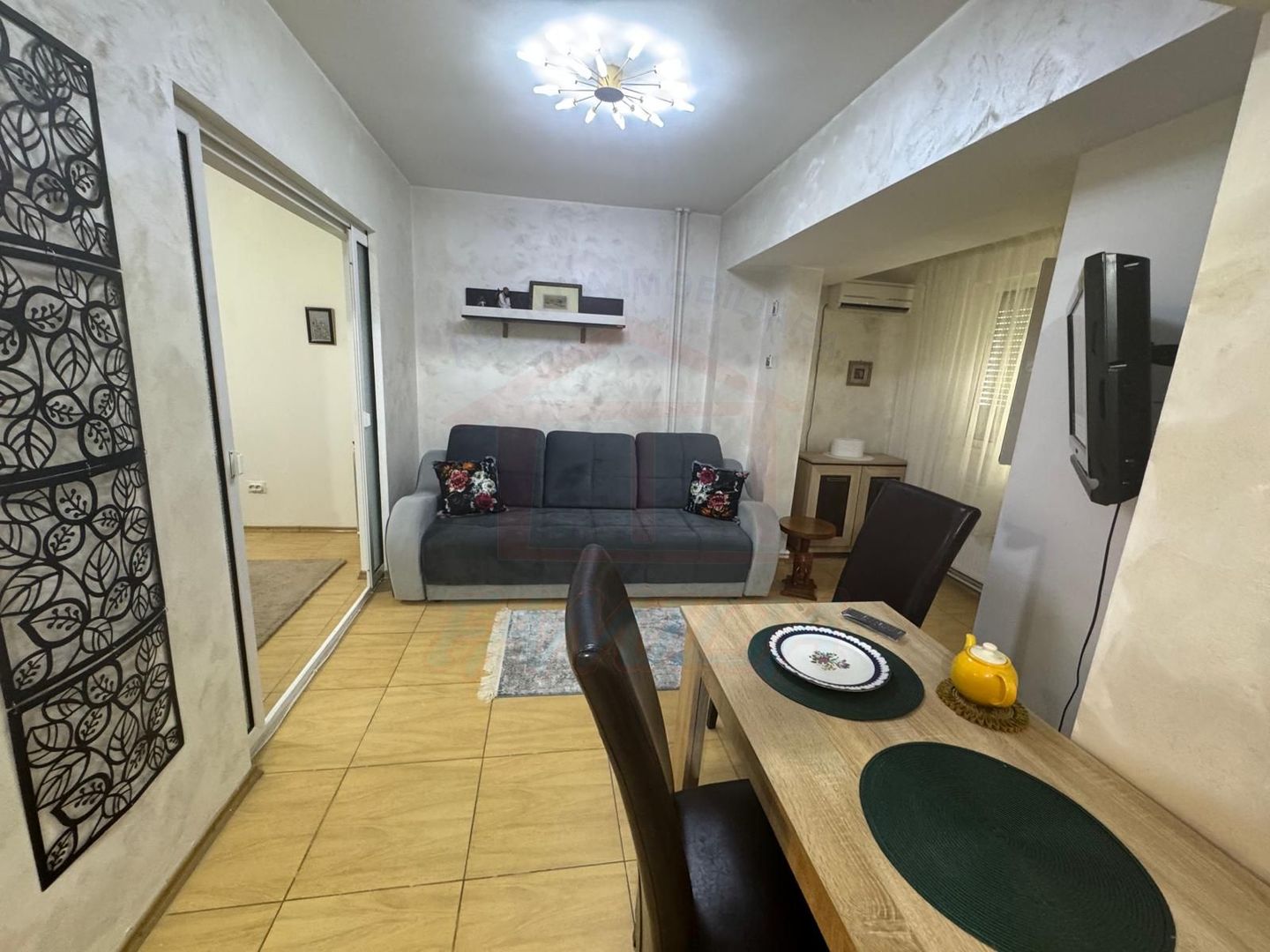 450 Euro/luna, Inchiriere apartament 45mp, o camera SPATIOASA, parter, - Poză 1
