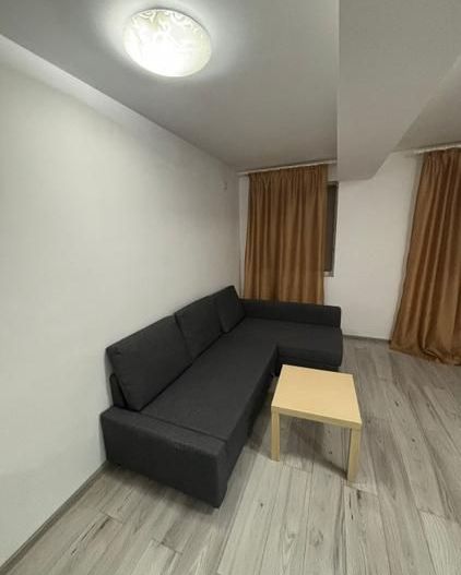 De inchiriat garsoniera , Liberty Centre - Poză 9