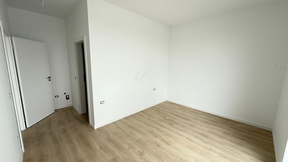 Bloc finalizat. Terasa 20 mp. 2 bai. Lift. 2 locuri de parcare. - Poză 7