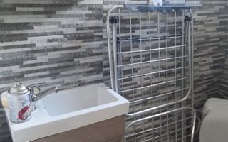 Garsonieră de închiriat într-o casă cu terasă, în Valea Lupului - Poză 4